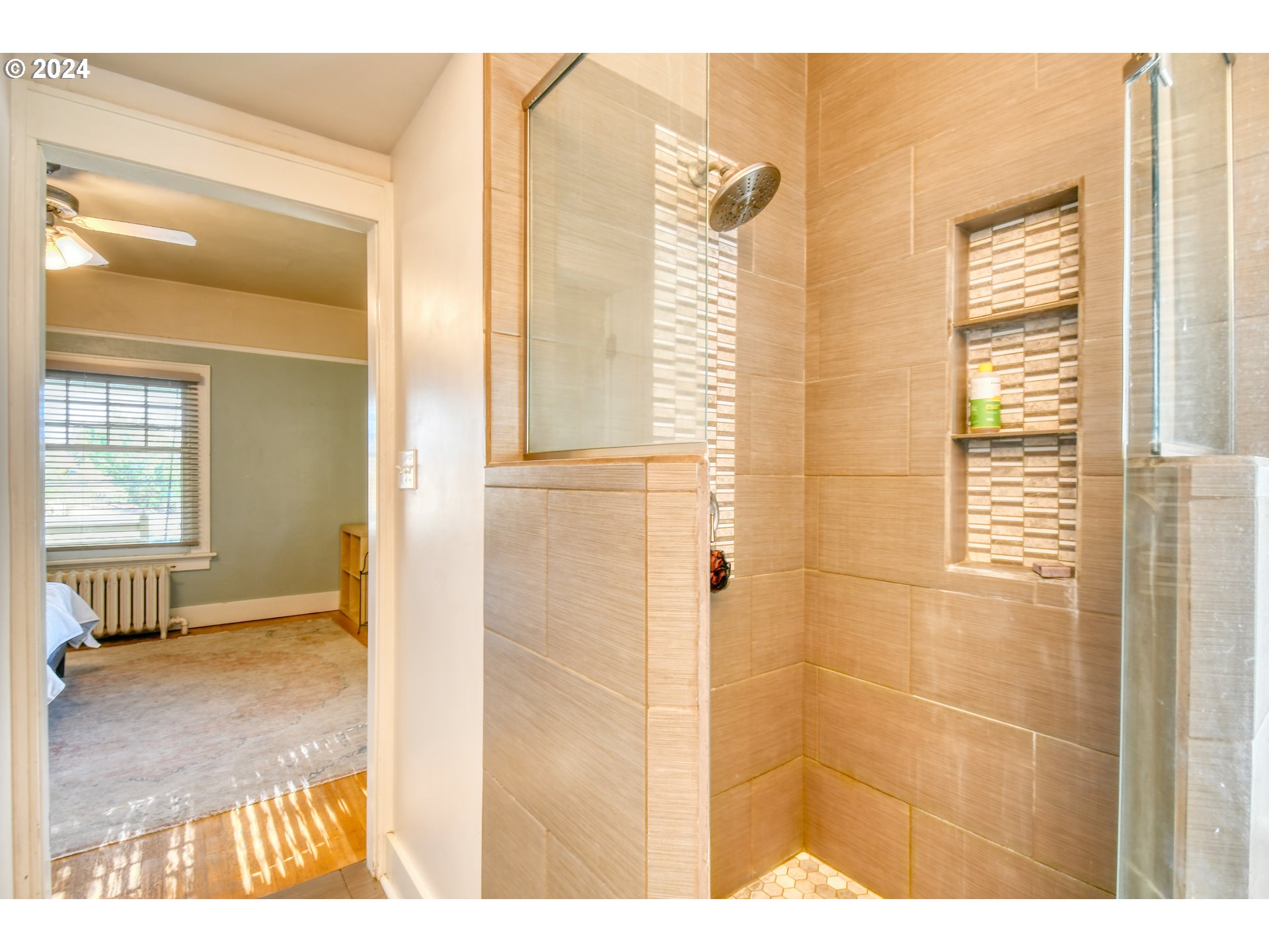 421 North Main Street Pendleton, OR 97801 - Photo 21 of 48 a bathroom with a shower