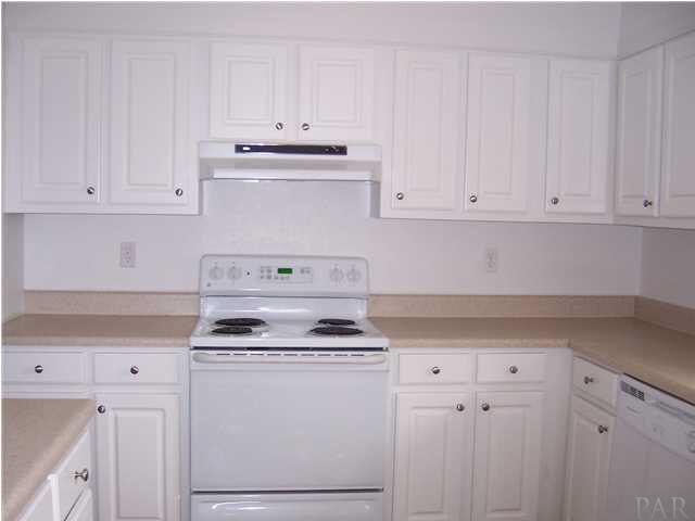 5227 Sewell Road Milton, FL 32570 - Photo 3 of 13 Sunny bright kitchen!