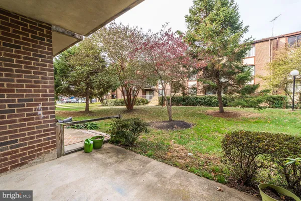 $1,950 | 9705 Kings Crown Court, Unit 2, Fairfax, VA 22031