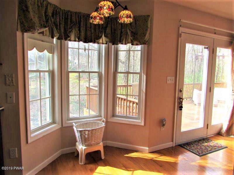 334 Maple Ridge Drive Hawley, PA 18428 - Photo 20 of 72 21 Eating Area