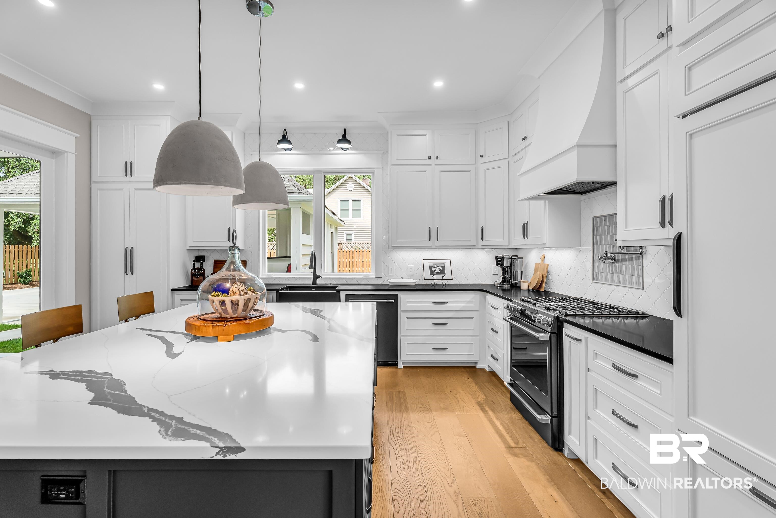 20279 Bishop Road Fairhope, AL 36532 - Photo 13 of 42 Kitchen