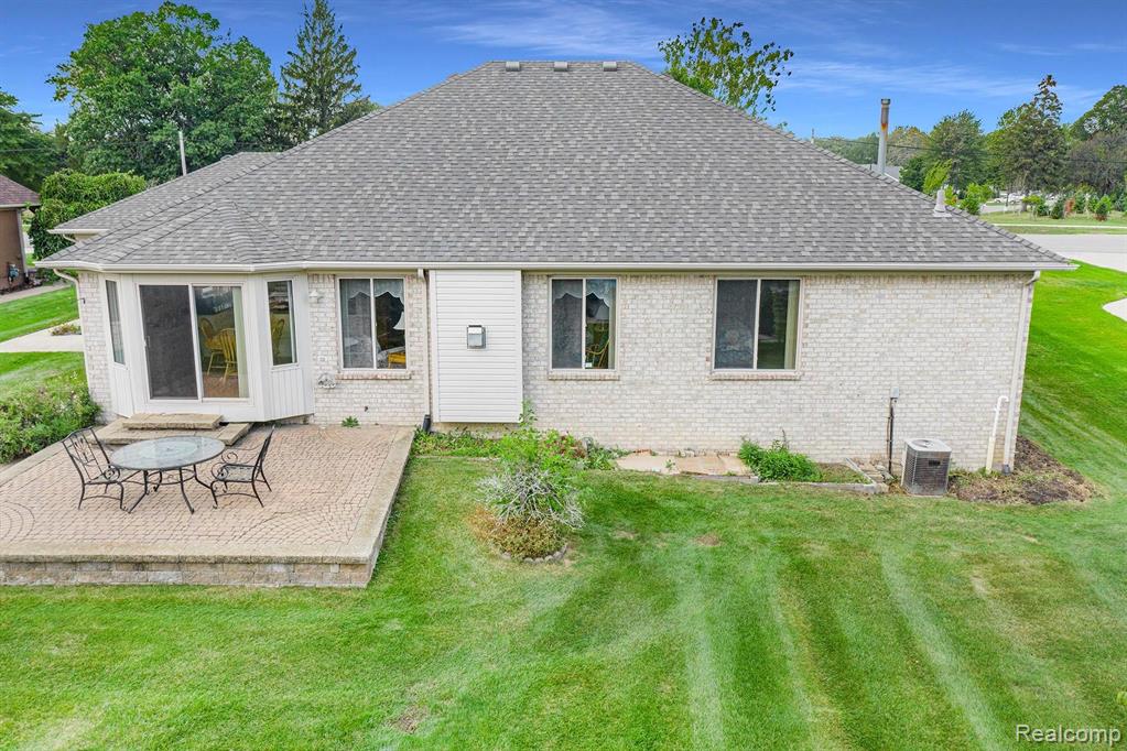 47946 Sugarbush Road New Baltimore, MI 48047 - Photo 32 of 34