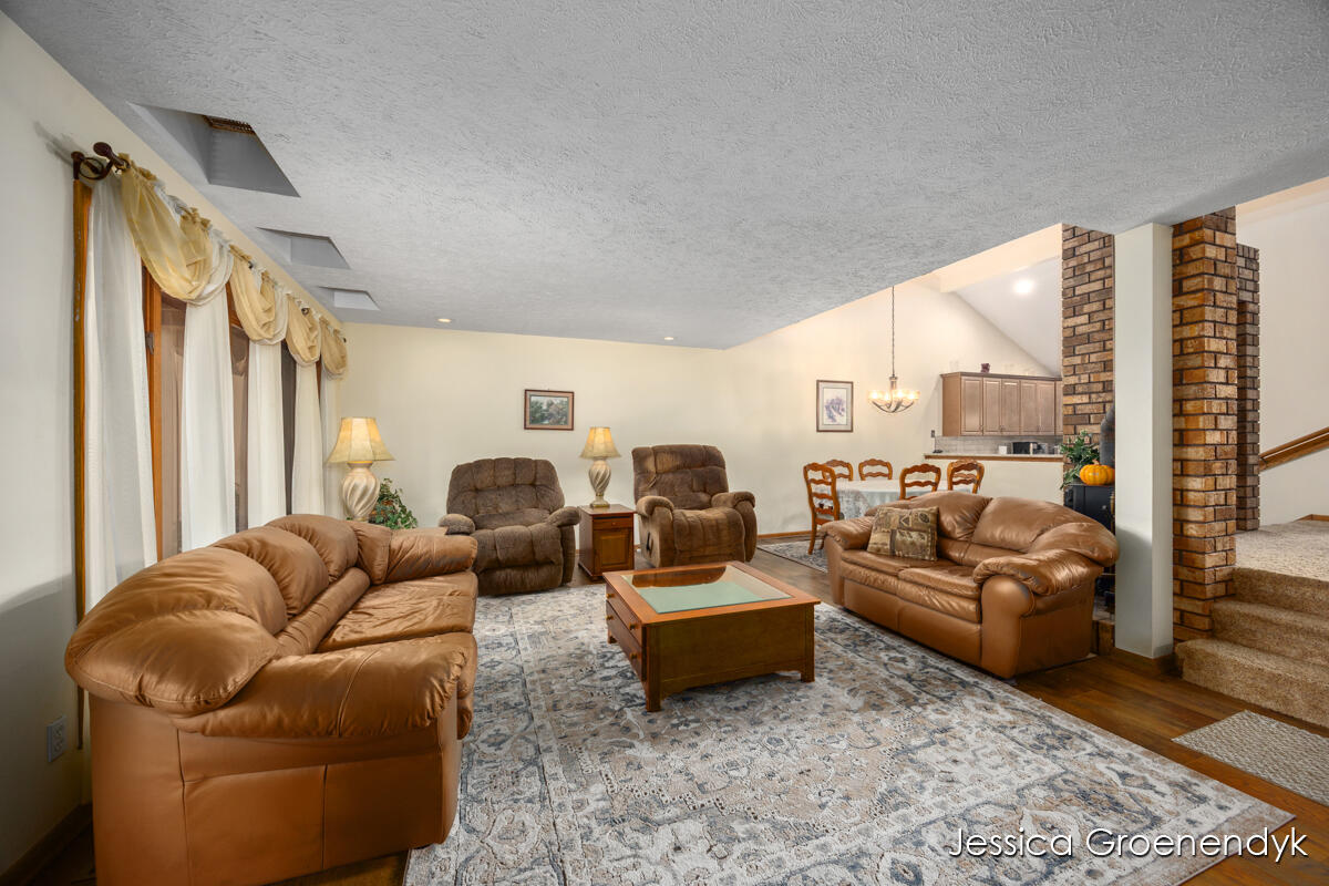 190 North Patterson Road Wayland, MI 49348 - Photo 10 of 54 190 Interior- LL-1