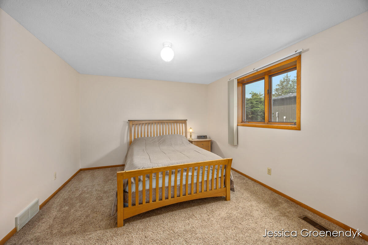 190 North Patterson Road Wayland, MI 49348 - Photo 23 of 54 IMG_1015