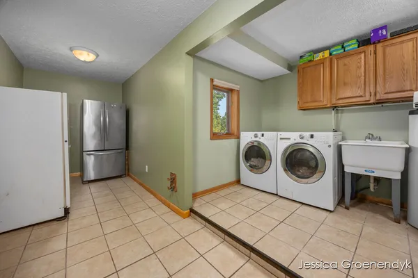 $759,000 | 190 North Patterson Road, Wayland, MI 49348