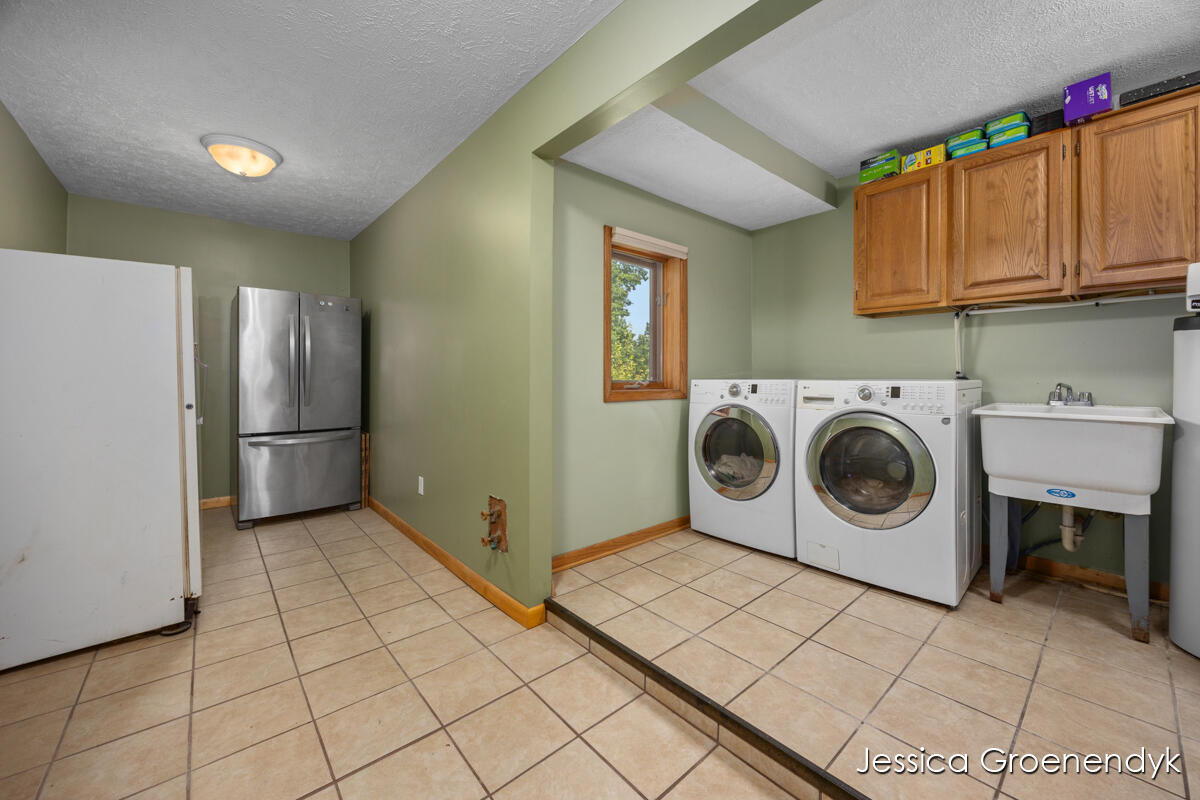 190 North Patterson Road Wayland, MI 49348 - Photo 8 of 54 190 Interior- Main Level Laundry