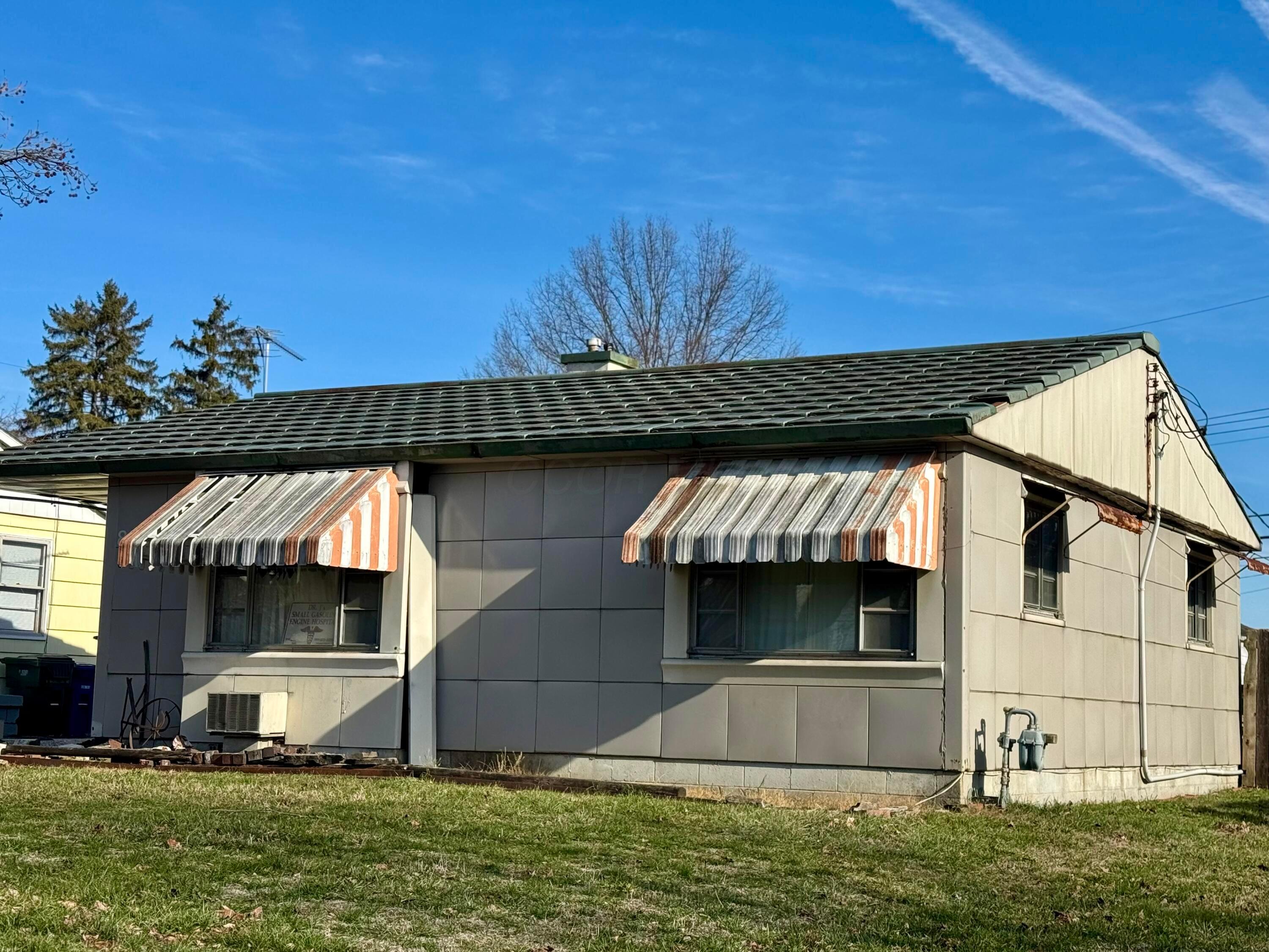 868 South Broadleigh Road Columbus, OH 43209 - Photo 4 of 10 IMG_2040