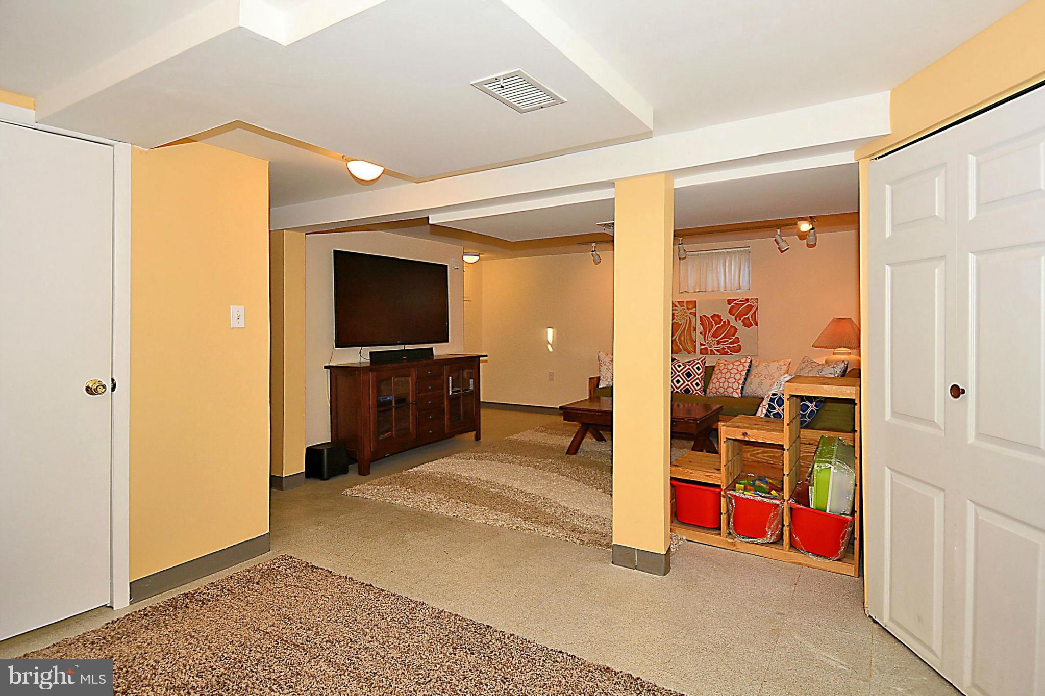 2302 Churchill Road Silver Spring, MD 20902 - Photo 16 of 30 Family Room