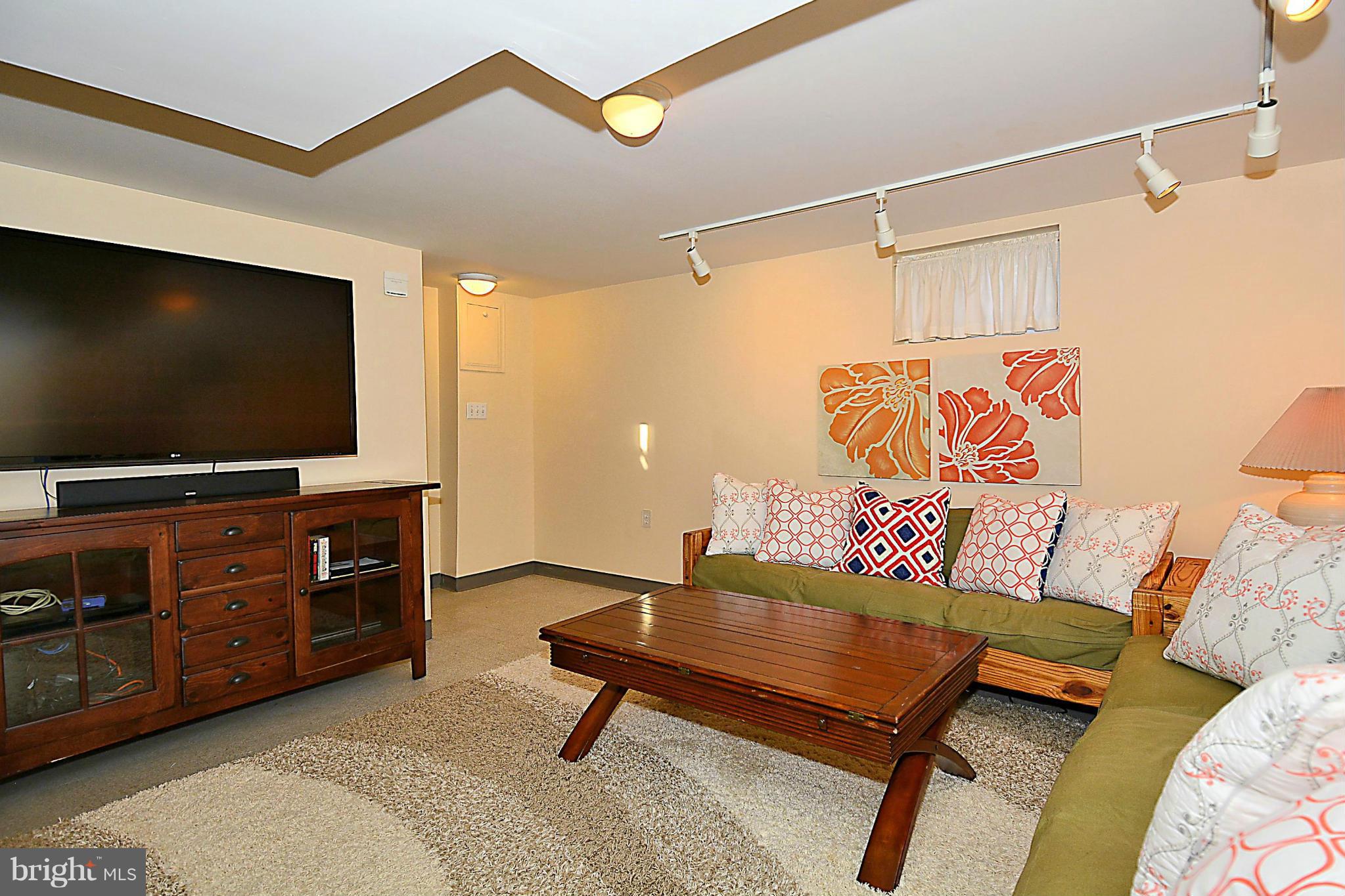 2302 Churchill Road Silver Spring, MD 20902 - Photo 17 of 30 Family Room
