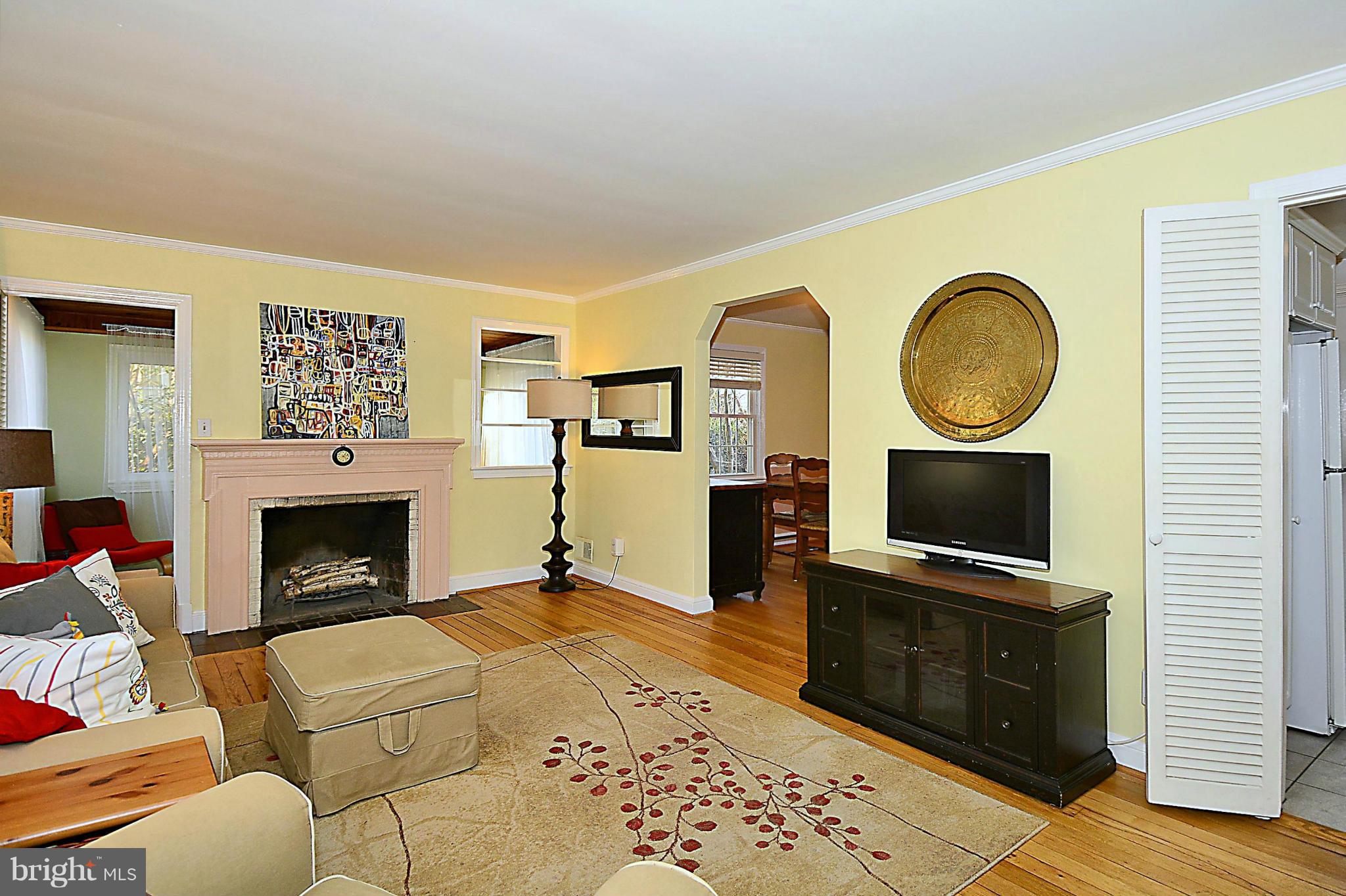 2302 Churchill Road Silver Spring, MD 20902 - Photo 8 of 30 Living Room