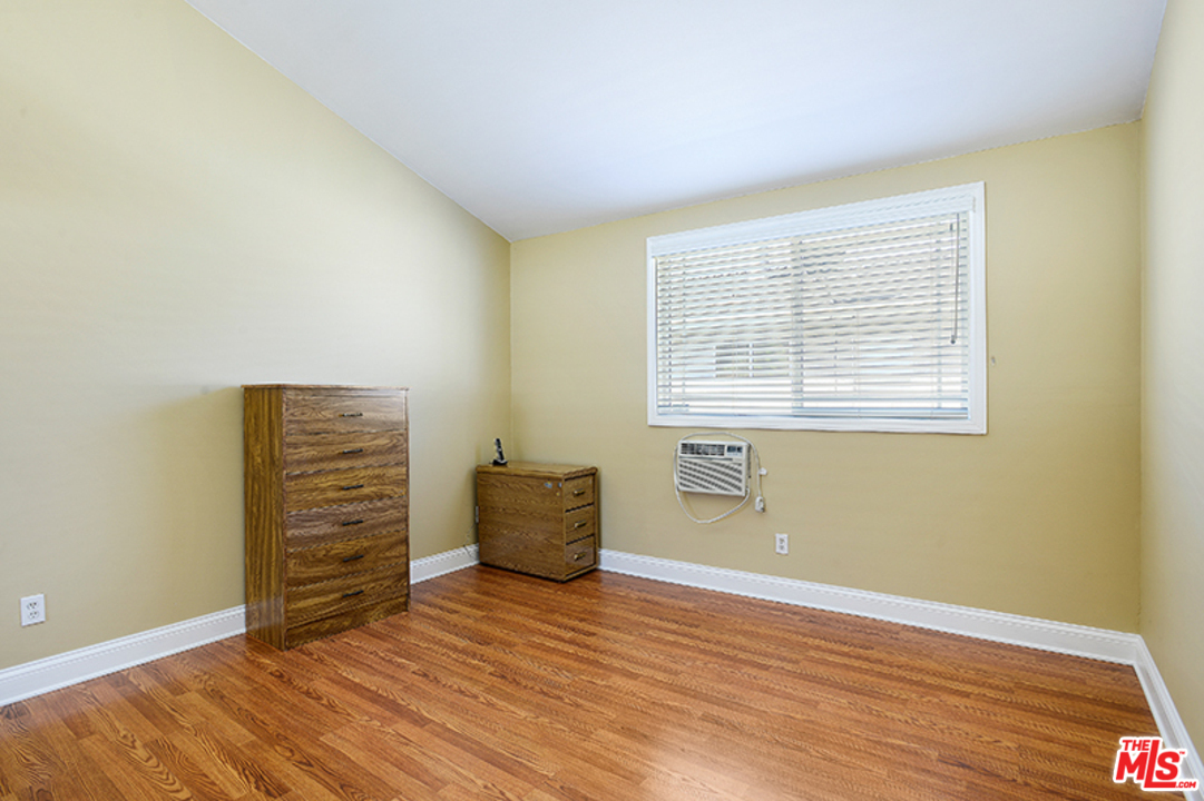 10817 Charnock Road Los Angeles, CA 90034 - Photo 14 of 23 Gallery Image 14