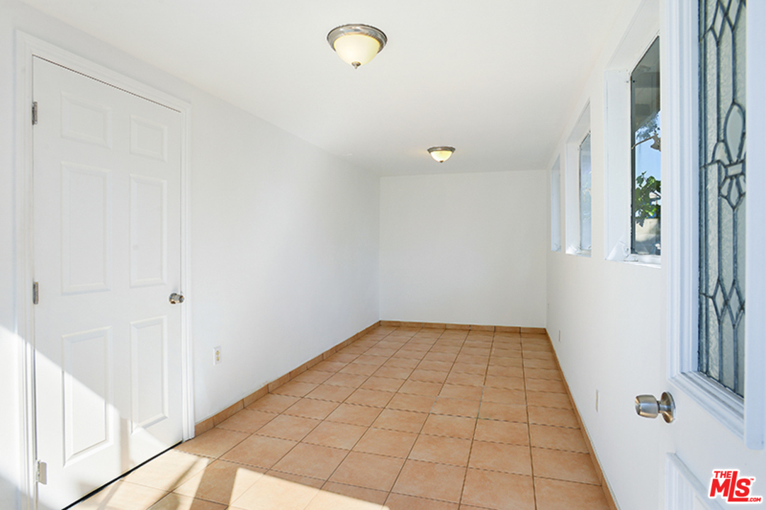 10817 Charnock Road Los Angeles, CA 90034 - Photo 22 of 23 Gallery Image 22