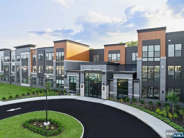 $3,400 | 18 Park Avenue, Unit 1317, Old Tappan, NJ 07675