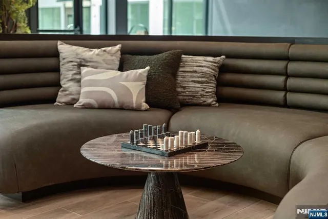 $3,400 | 18 Park Avenue, Unit 1317, Old Tappan, NJ 07675