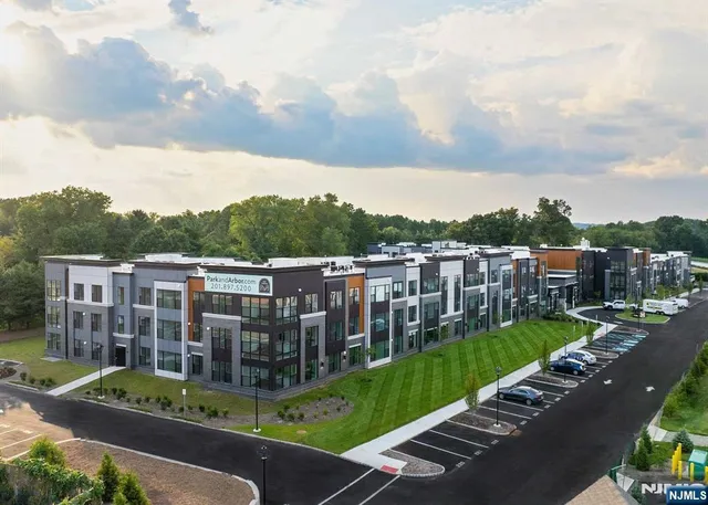 $3,400 | 18 Park Avenue, Unit 1317, Old Tappan, NJ 07675