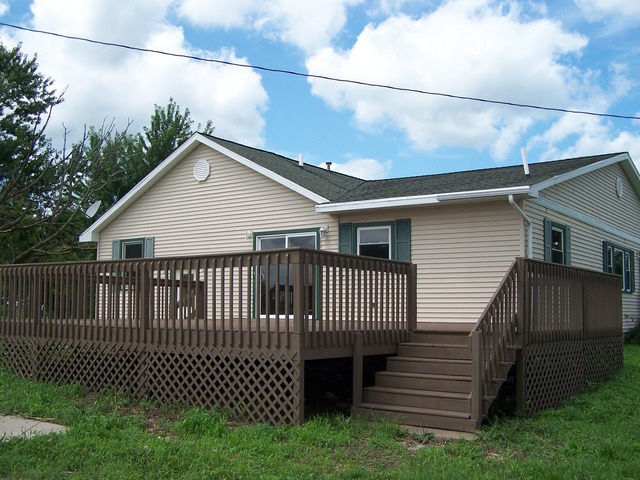 1120 North 32nd Road Ottawa, IL 61350 - Photo 18 of 23 a view of a house with a yard
