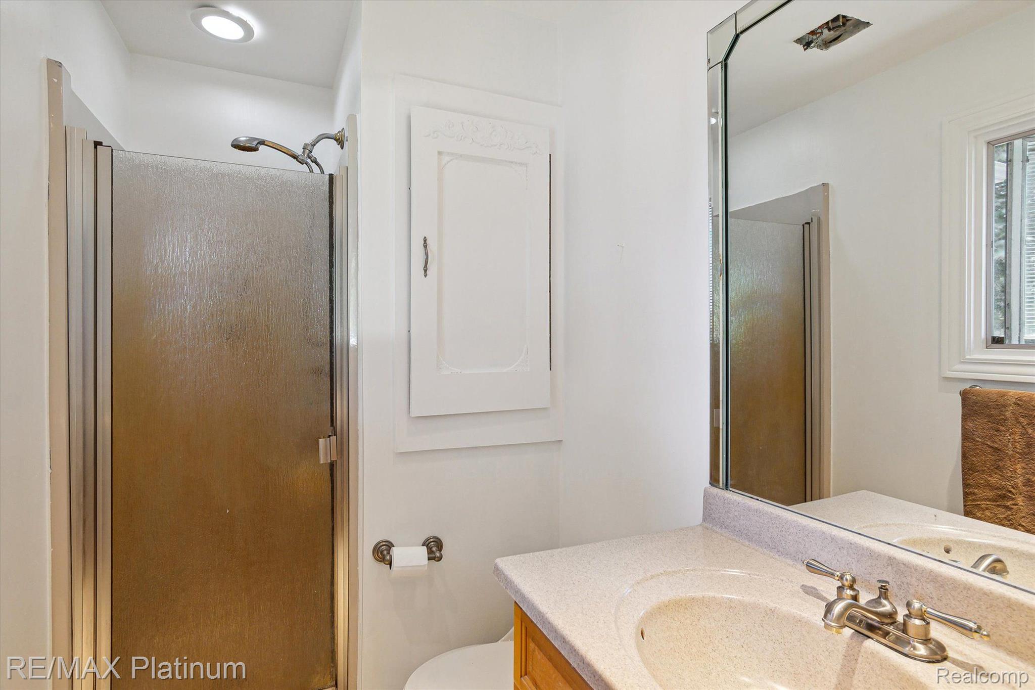 11157 Wynns Road Pinckney, MI 48169 - Photo 14 of 33 Primary bathroom