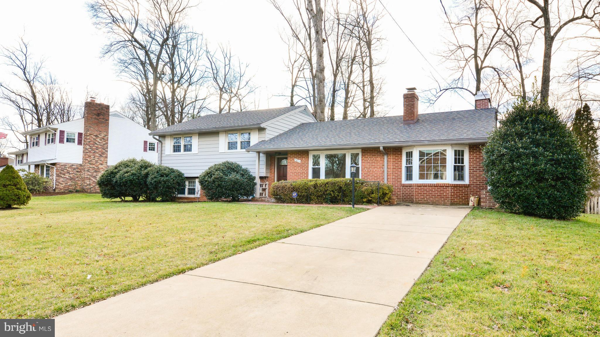 7611 Dunston Street Springfield, VA 22151 - Photo 2 of 30 Exterior (Front)