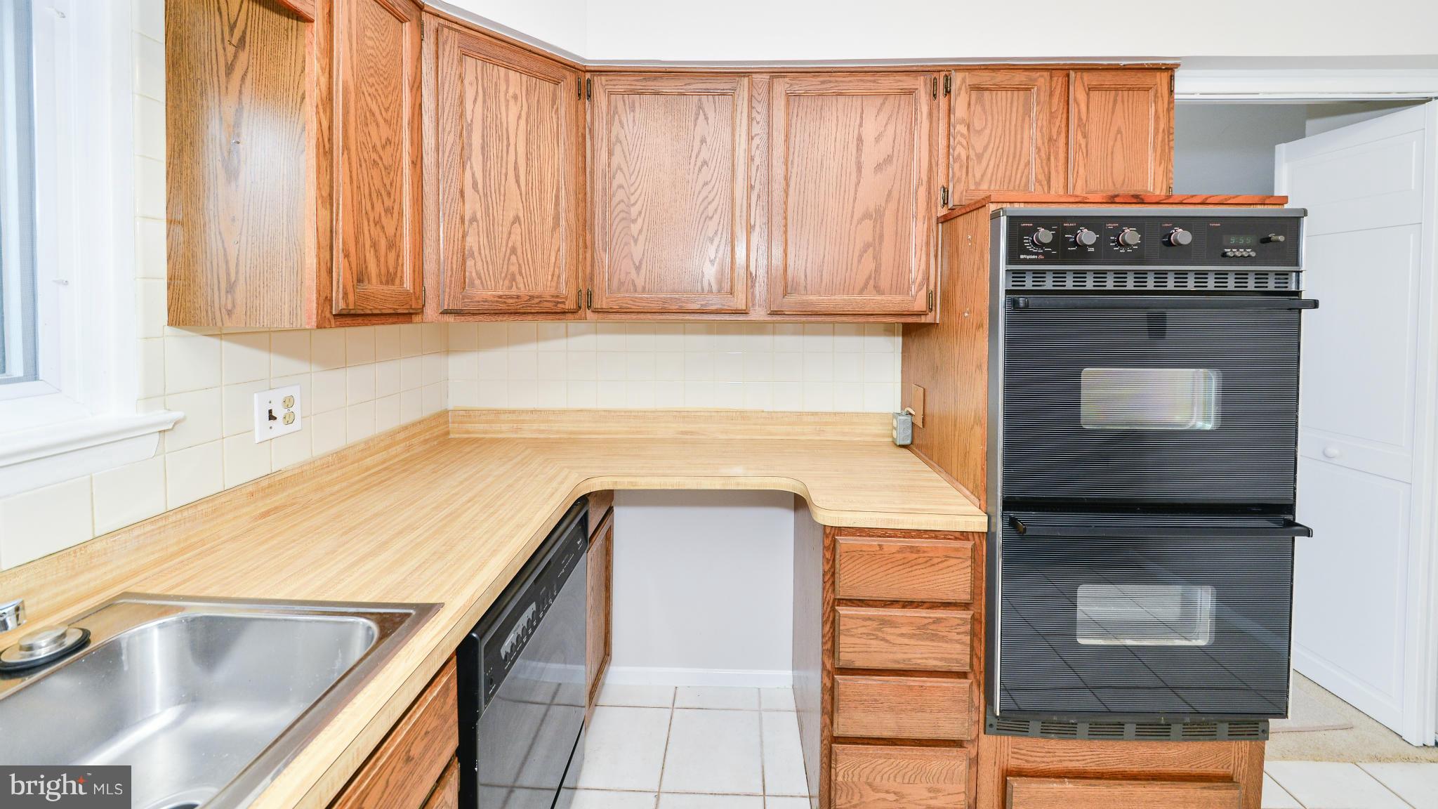 7611 Dunston Street Springfield, VA 22151 - Photo 12 of 30 Kitchen