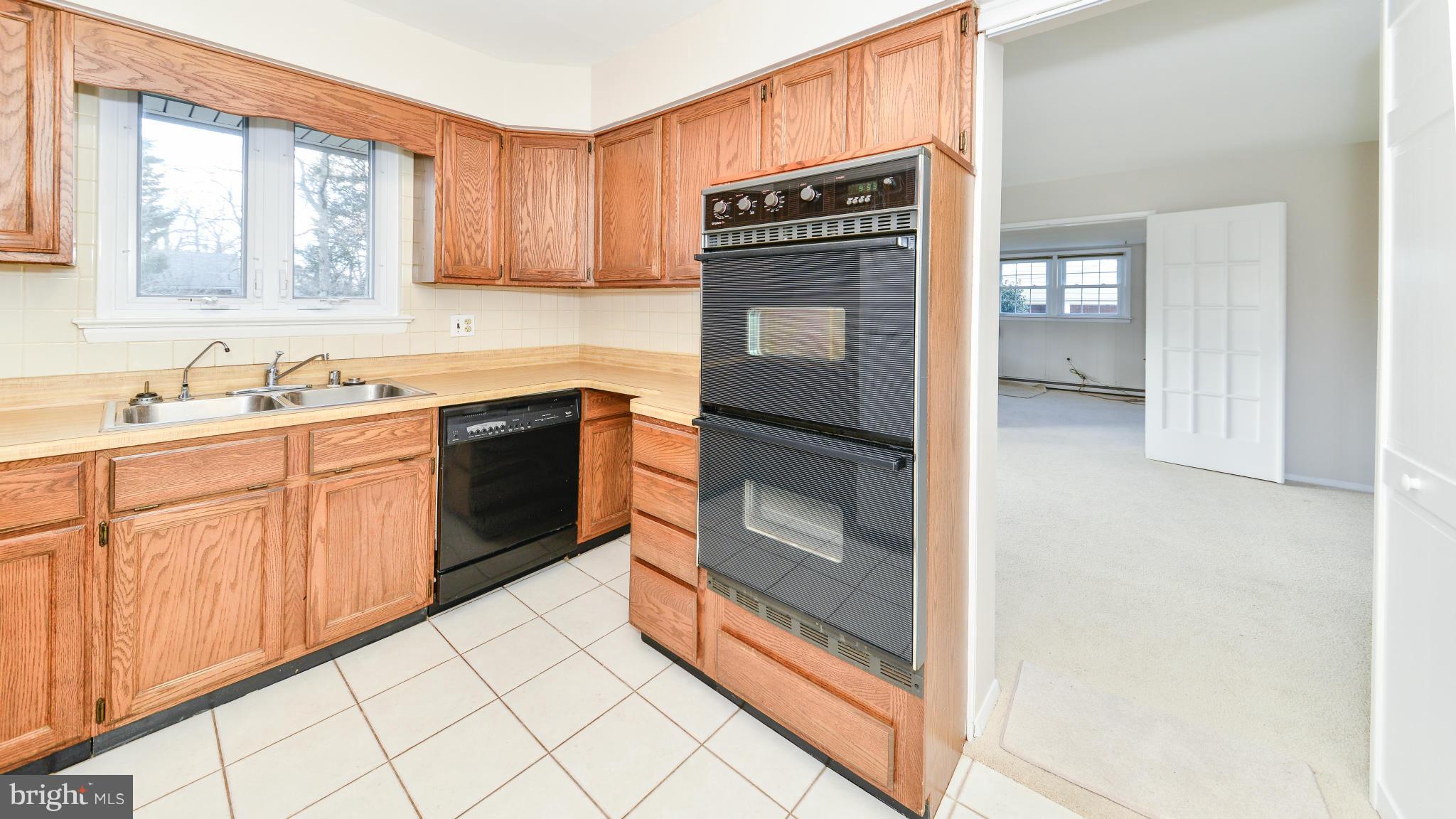 7611 Dunston Street Springfield, VA 22151 - Photo 13 of 30 Kitchen