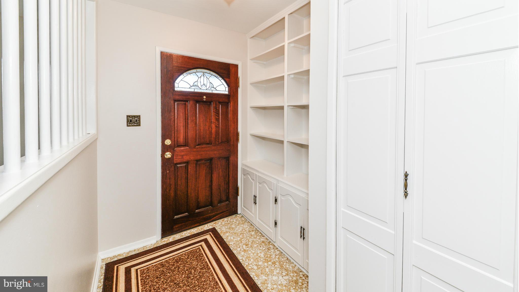 7611 Dunston Street Springfield, VA 22151 - Photo 3 of 30 Foyer