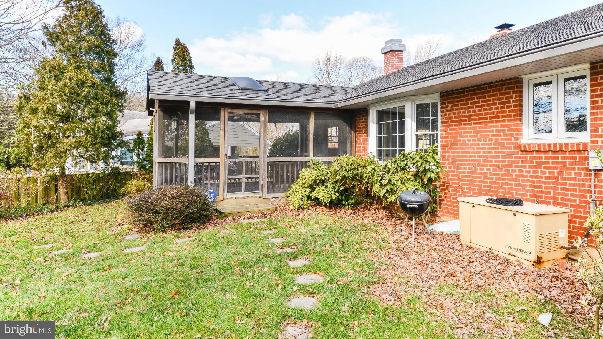 7611 Dunston Street Springfield, VA 22151 - Photo 26 of 30 Exterior (Rear)