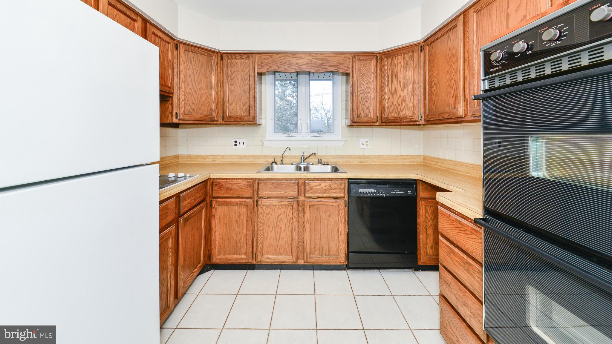 7611 Dunston Street Springfield, VA 22151 - Photo 9 of 30 Kitchen