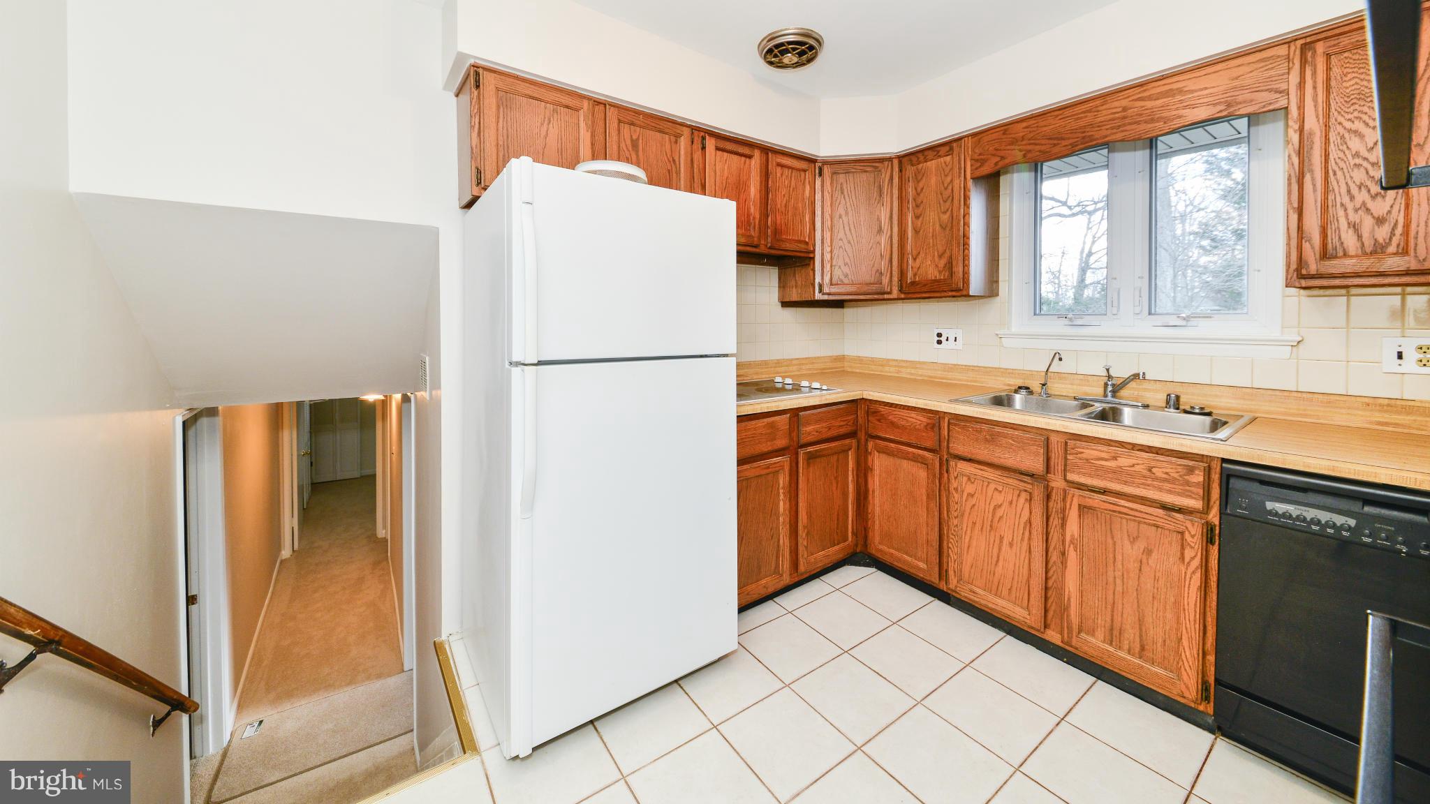 7611 Dunston Street Springfield, VA 22151 - Photo 10 of 30 Kitchen