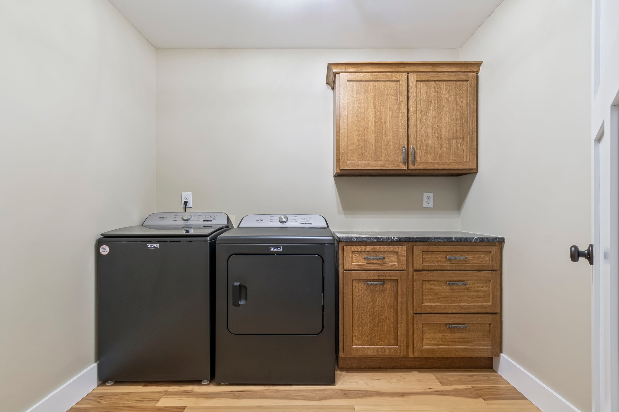 2825 Oregon Road Milton, TN 37118 - Photo 39 of 71 a utility room with washer and dryer
