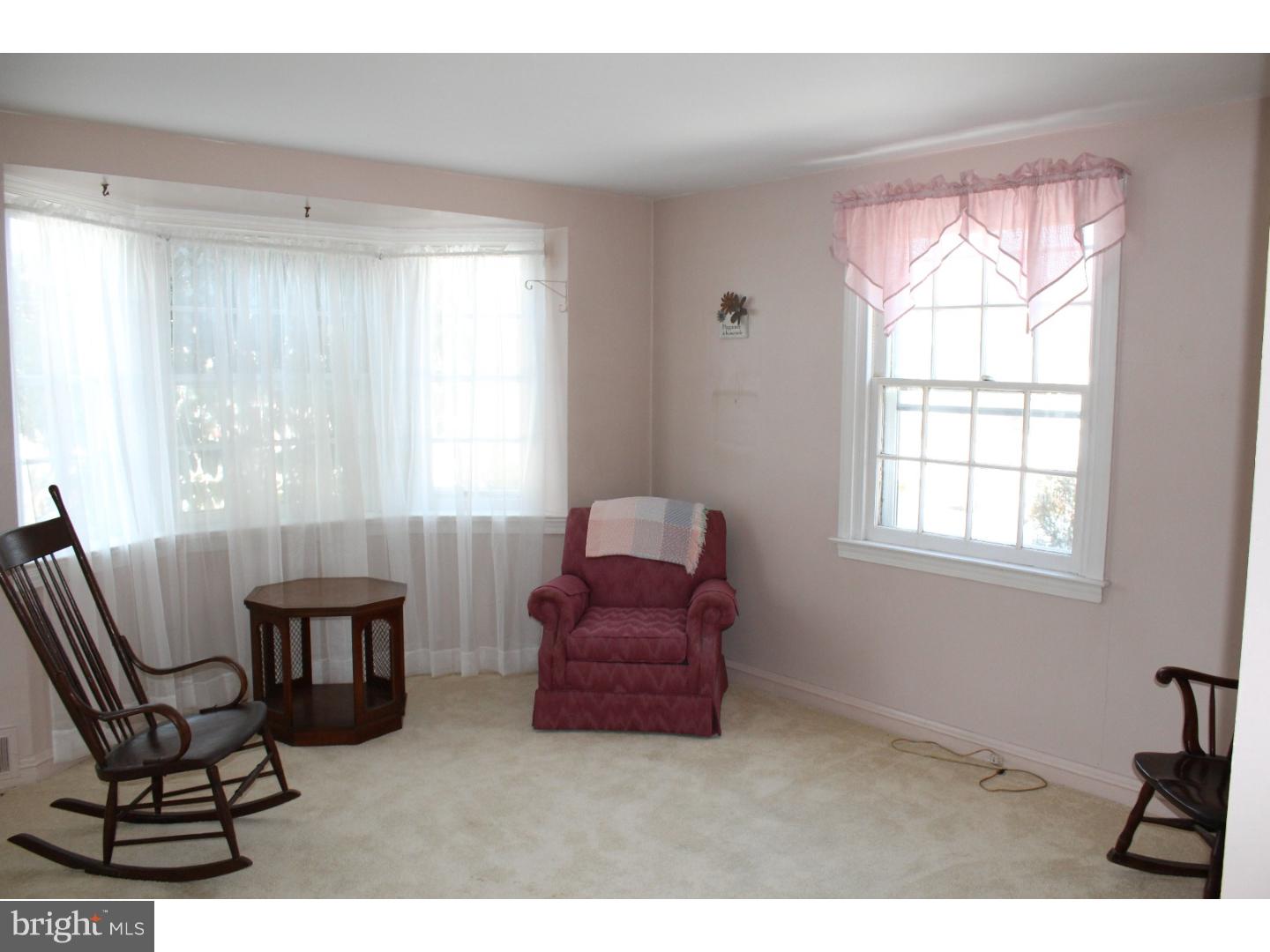 502 Upland Road Havertown, PA 19083 - Photo 5 of 23