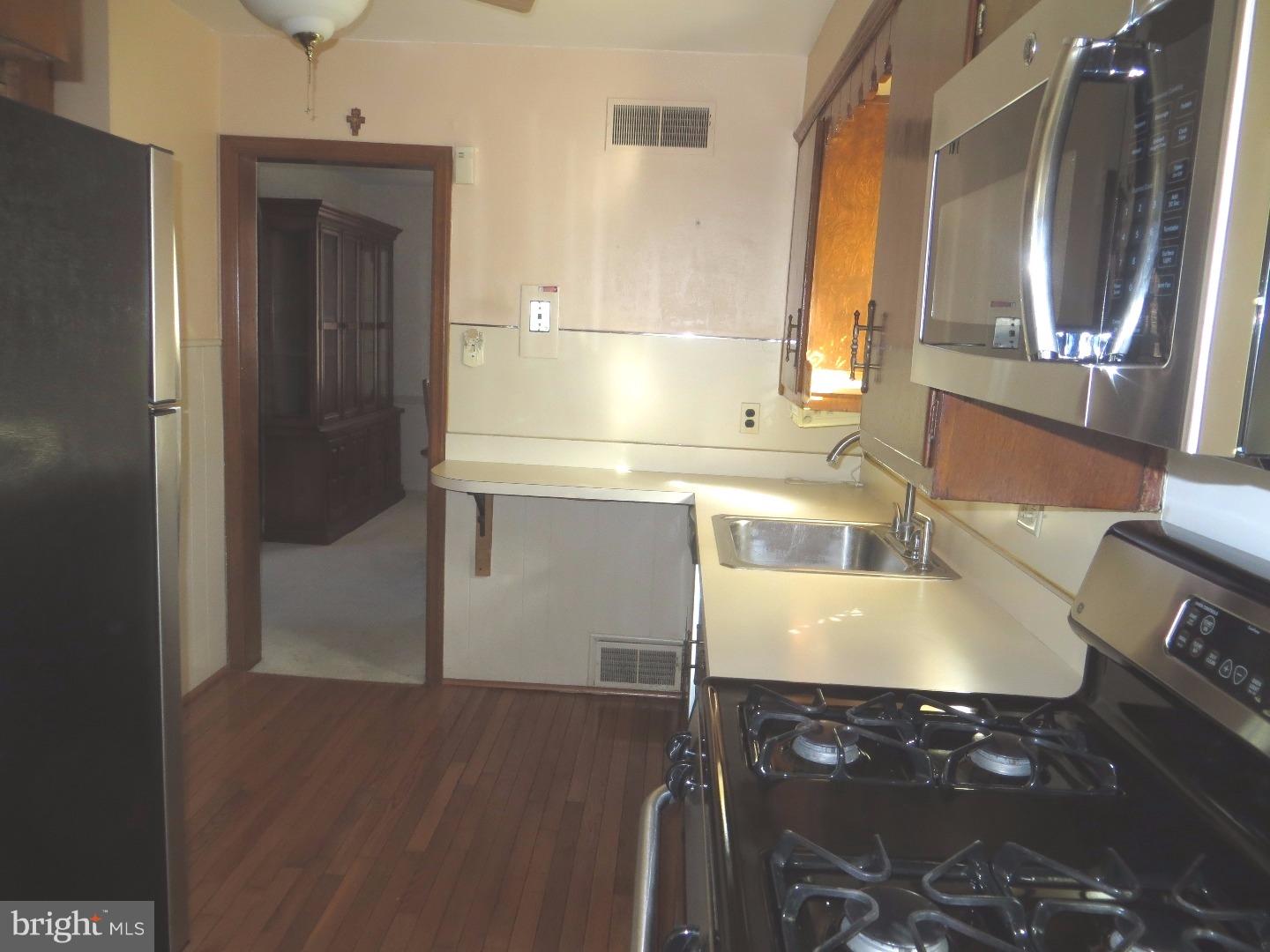 502 Upland Road Havertown, PA 19083 - Photo 9 of 23