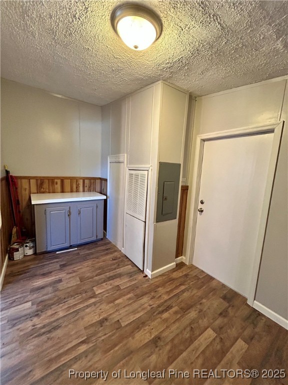 193 Clarington Court Lumber Bridge, NC 28357 - Photo 20 of 25 a view of kitchen with refrigerator and microwave
