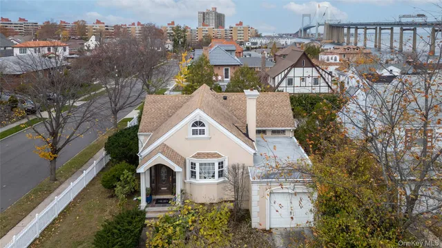 $999,000 | 16803 Cryders Lane | Beechhurst