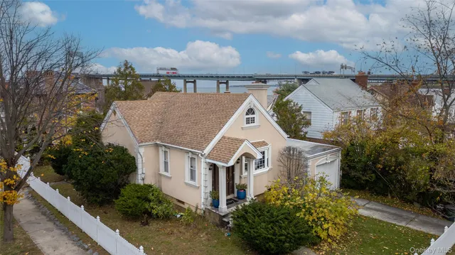 $999,000 | 16803 Cryders Lane | Beechhurst