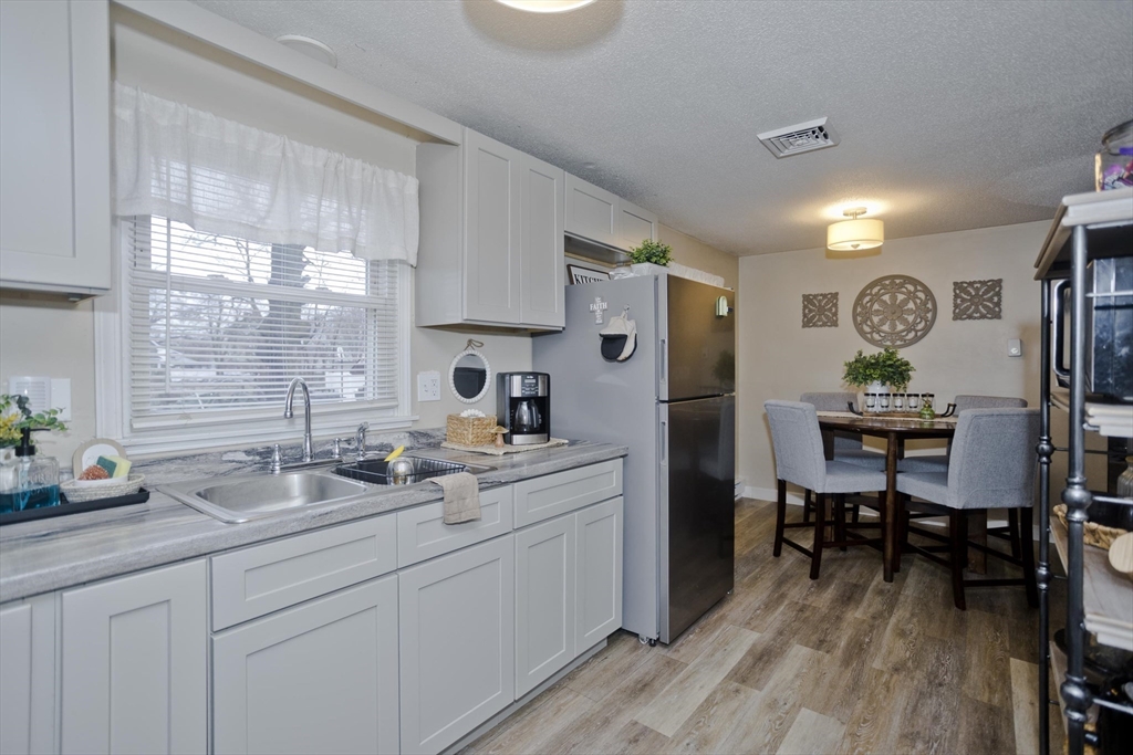 93 Pendleton Avenue Springfield, MA 01109 - Photo 25 of 32 Gallery Image 25