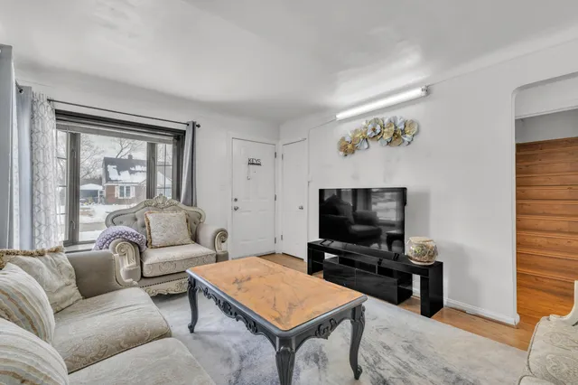 $229,900 | 24700 Ross Street, Dearborn, MI 48124