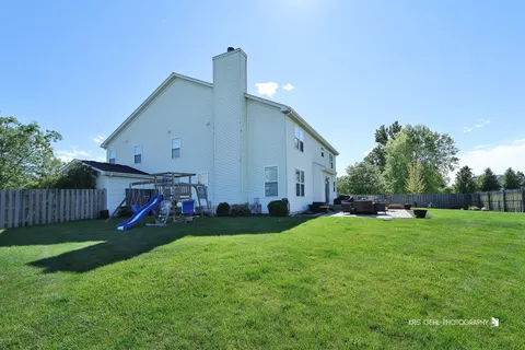 $525,000 | 60 West Arden Lane, Round Lake, IL 60073