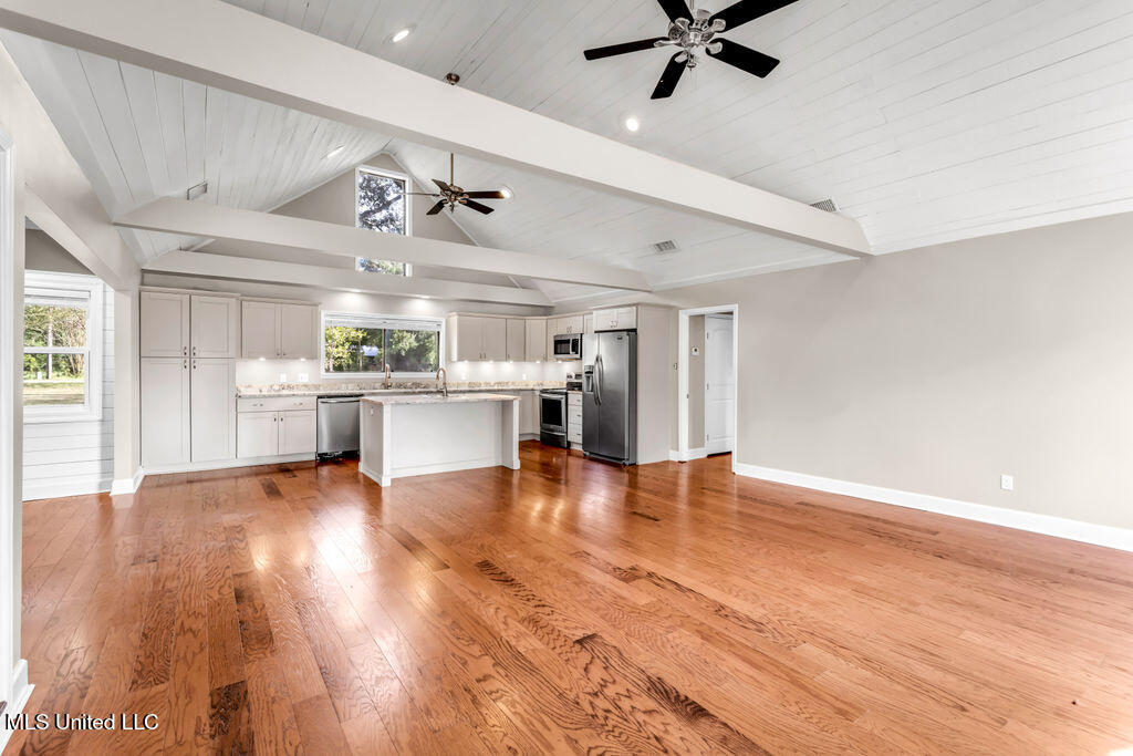 8012 Coleman Homestead Road Moss Point, MS 39562 - Photo 6 of 53 8012ColemanHomesteadRd-12