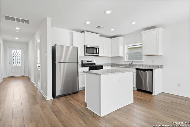 $1,915 | 11916 Stroud Drive, San Antonio, TX 78252