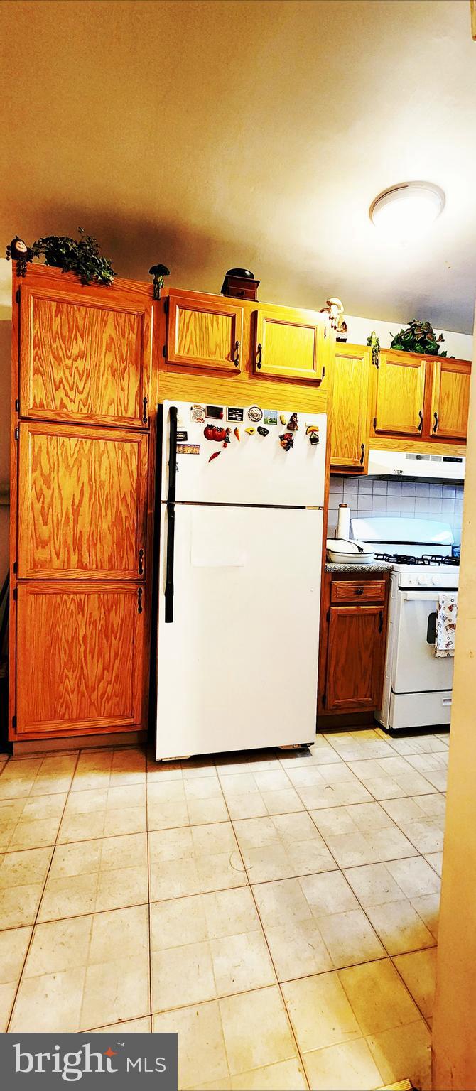 5624 Arbor Street Philadelphia, PA 19120 - Photo 7 of 17 a utility room with washer and dryer