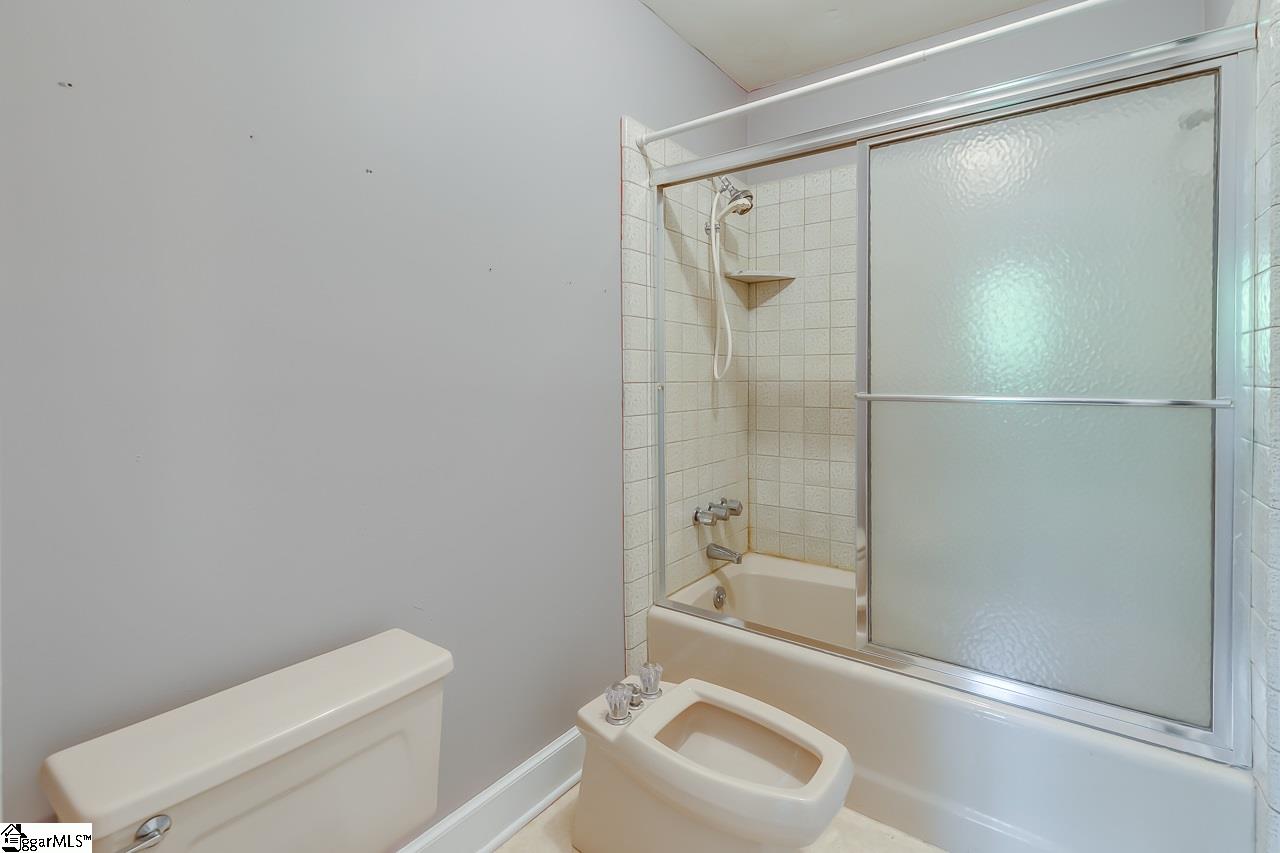 211 Windsor Road Greer, SC 29651 - Photo 31 of 35
