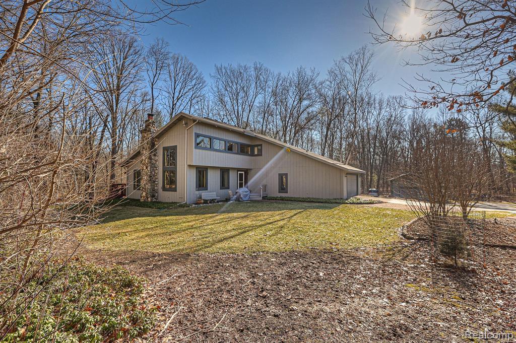 1960 East Gunn Road Rochester, MI 48306 - Photo 1 of 52 Gallery Image 1