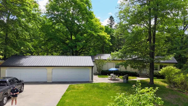 $199,000 | 836 Poquonnock Drive, Hope, MI 48628