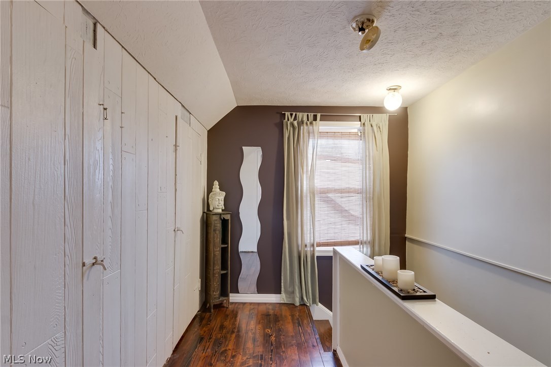 1293 Sunset Road Cleveland, OH 44124 - Photo 25 of 33