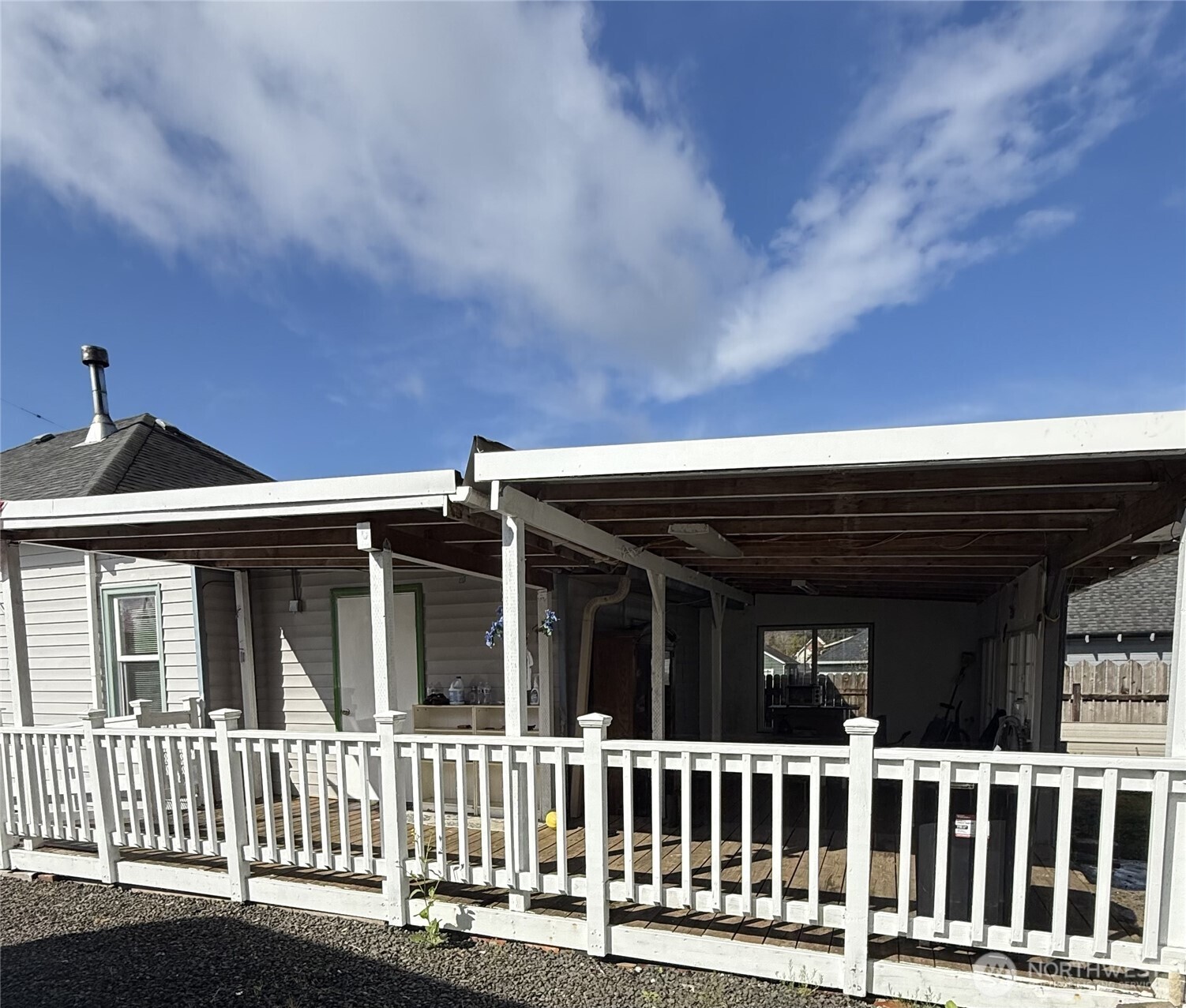1919 Riddell Street Raymond, WA 98577 - Photo 5 of 25 front view of a house