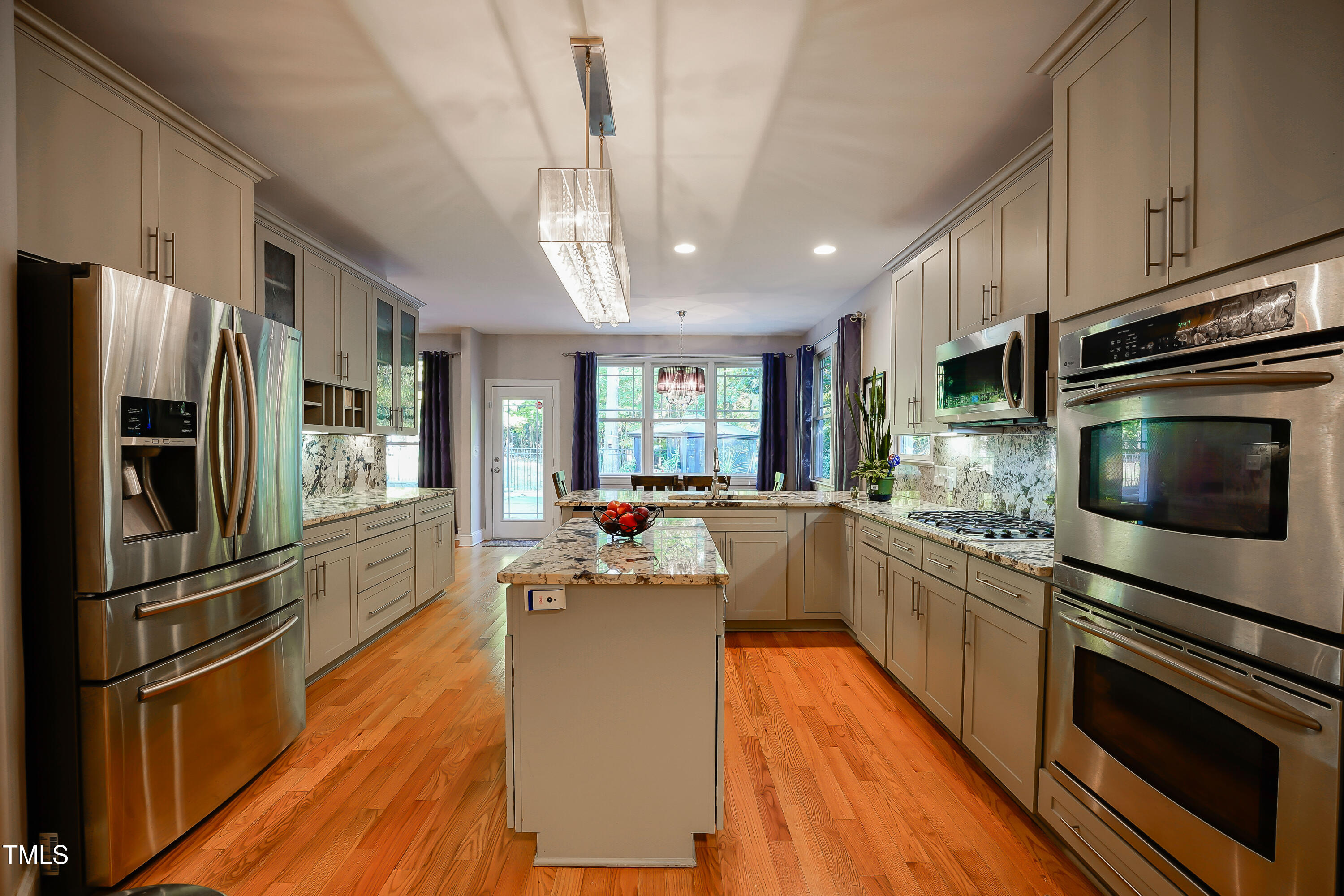 8104 Last Oak Court Raleigh, NC 27613 - Photo 11 of 26 20241023-_DSC7873