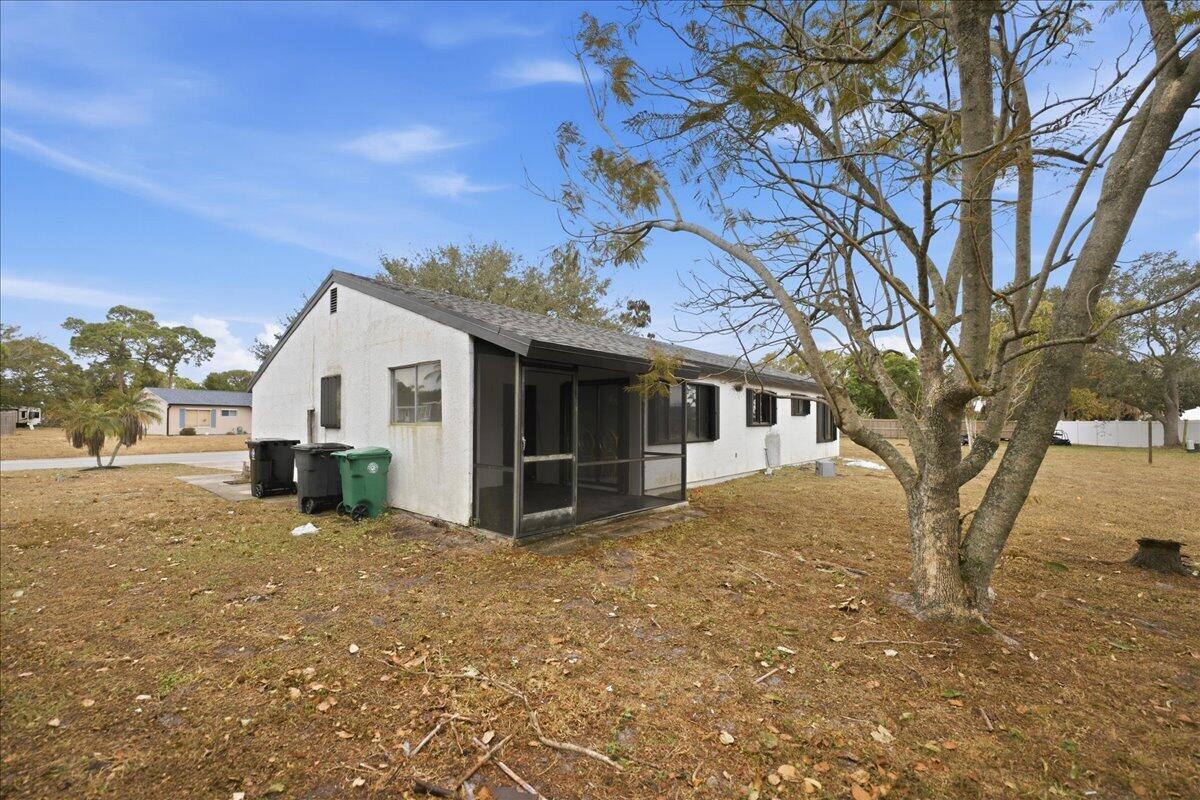 2080 Southeast Triumph Road Port St. Lucie, FL 34952 - Photo 28 of 33 05-DSC1926