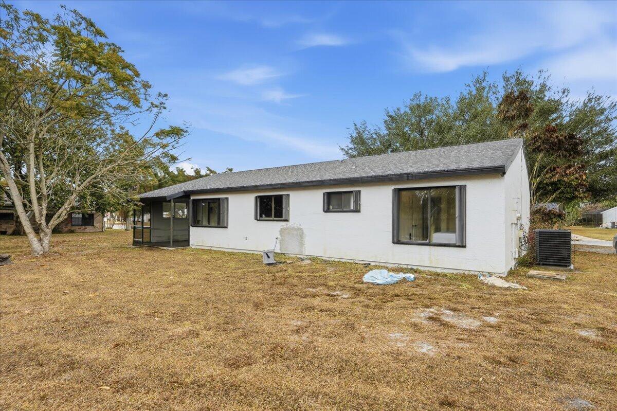 2080 Southeast Triumph Road Port St. Lucie, FL 34952 - Photo 31 of 33 08-DSC1941