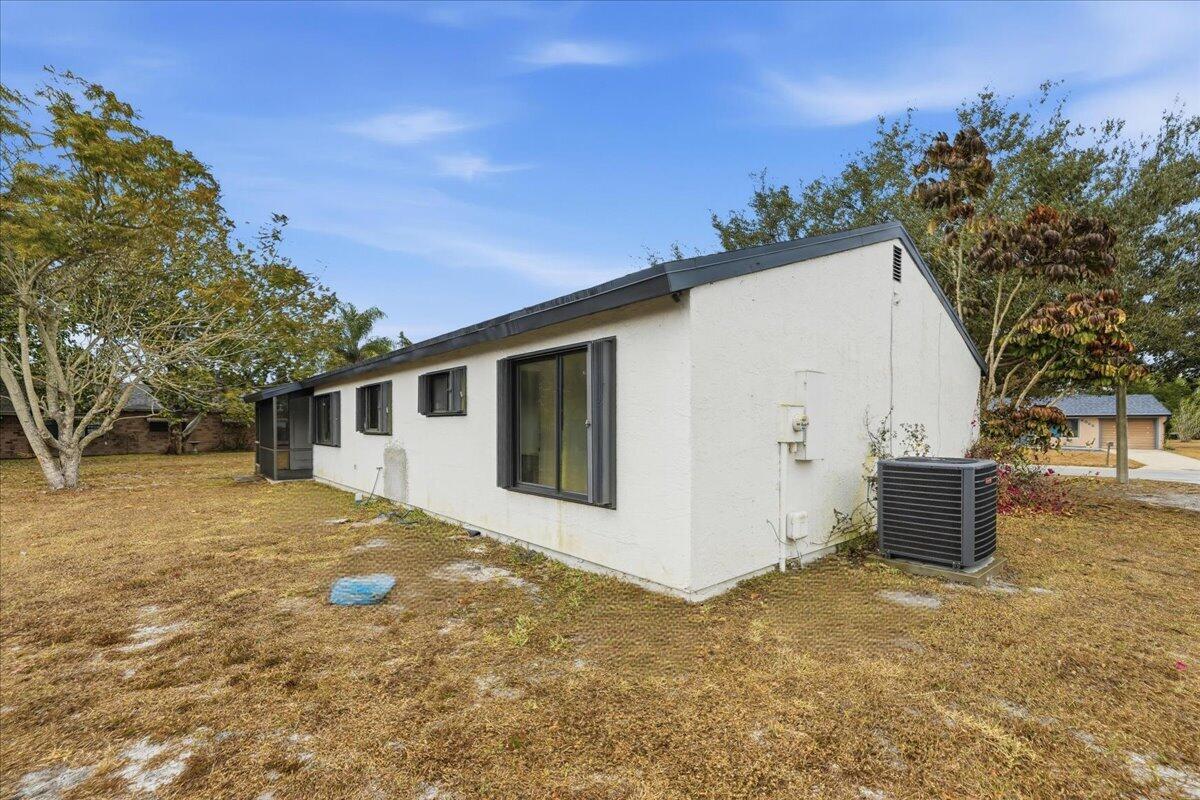 2080 Southeast Triumph Road Port St. Lucie, FL 34952 - Photo 32 of 33 38-DSC1951_autoremove_15280408