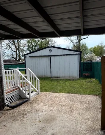 $76,500 | 305 East Iron Banks Road, Charleston, MO 63834